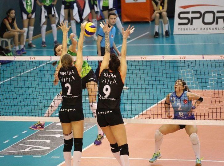 Eczacıbaşı Vitra, Bursa Büyükşehir Belediyspor’u 3-0’la Geçti G1