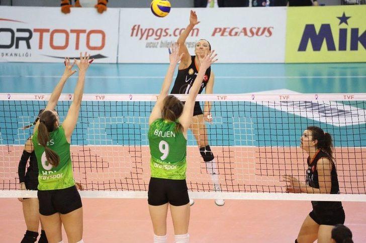 Eczacıbaşı Vitra, Bursa Büyükşehir Belediyspor’u 3-0’la Geçti G4