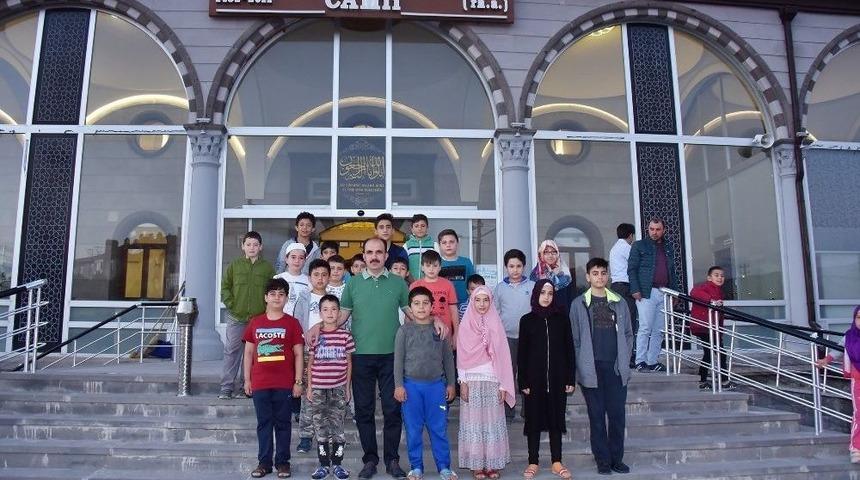 Konya&rsquo;da Her G&uuml;n 61 Bin &Ccedil;ocuk Sabah Namazında Buluşuyor