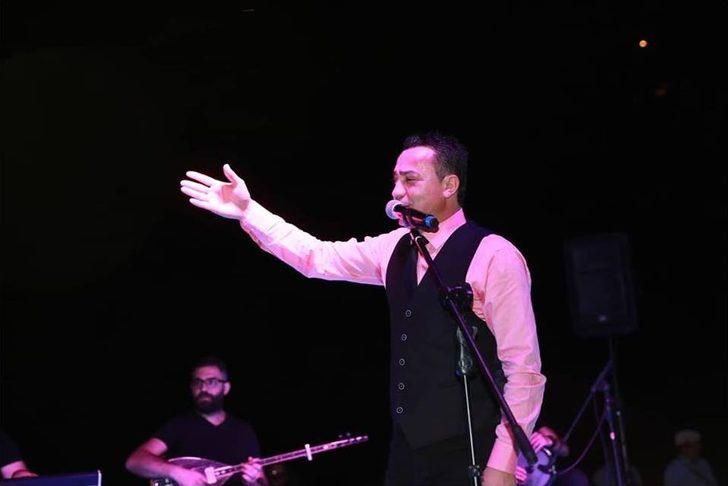 Yağlı Direkten Bayrak Alma Yarışı G5