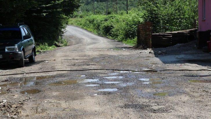 Bakırlık Köyü Sakinlerinden Bozuk Yol Tepkisi G3