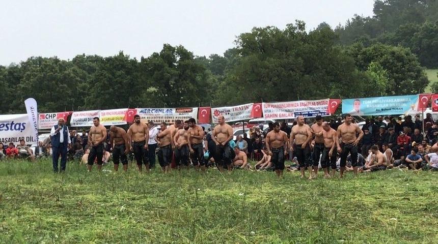 Haliloğlu K&ouml;y&uuml; 4. Yağlı Pehlivan G&uuml;reşleri Yapıldı