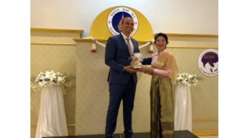 T&uuml;rk Diş Hekimi Onur &Ouml;d&uuml;l&uuml; Aldı