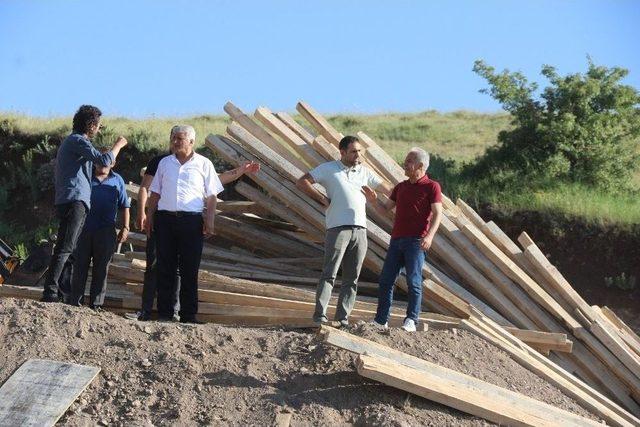 Akdamar Adası’na Tatlı Su Götürme Çalışması