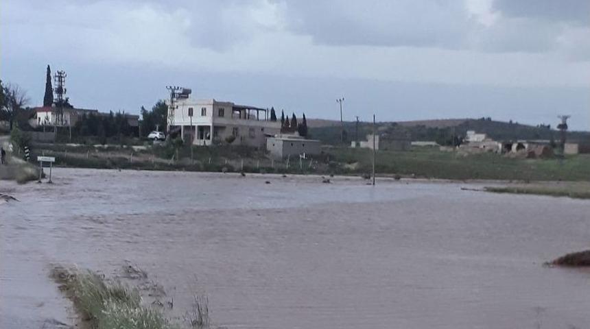Şanlıurfa&rsquo;da Sele Kapılan 13 Yaşındaki Kız Kayboldu