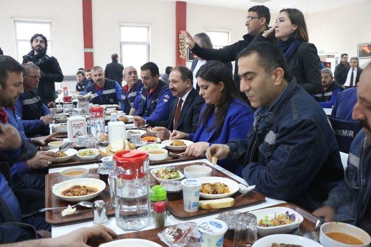 Bakan Julide Sarıeroğlu, Kardemir’den Bin Kişilik Yeni İstihdam İstedi G3