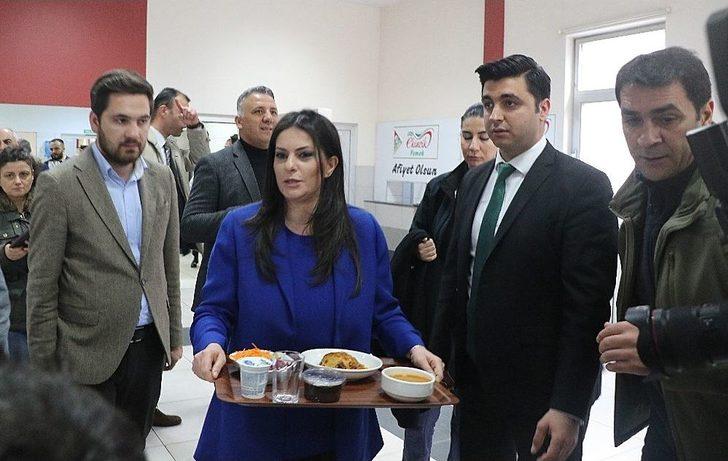 Bakan Julide Sarıeroğlu, Kardemir’den Bin Kişilik Yeni İstihdam İstedi G4