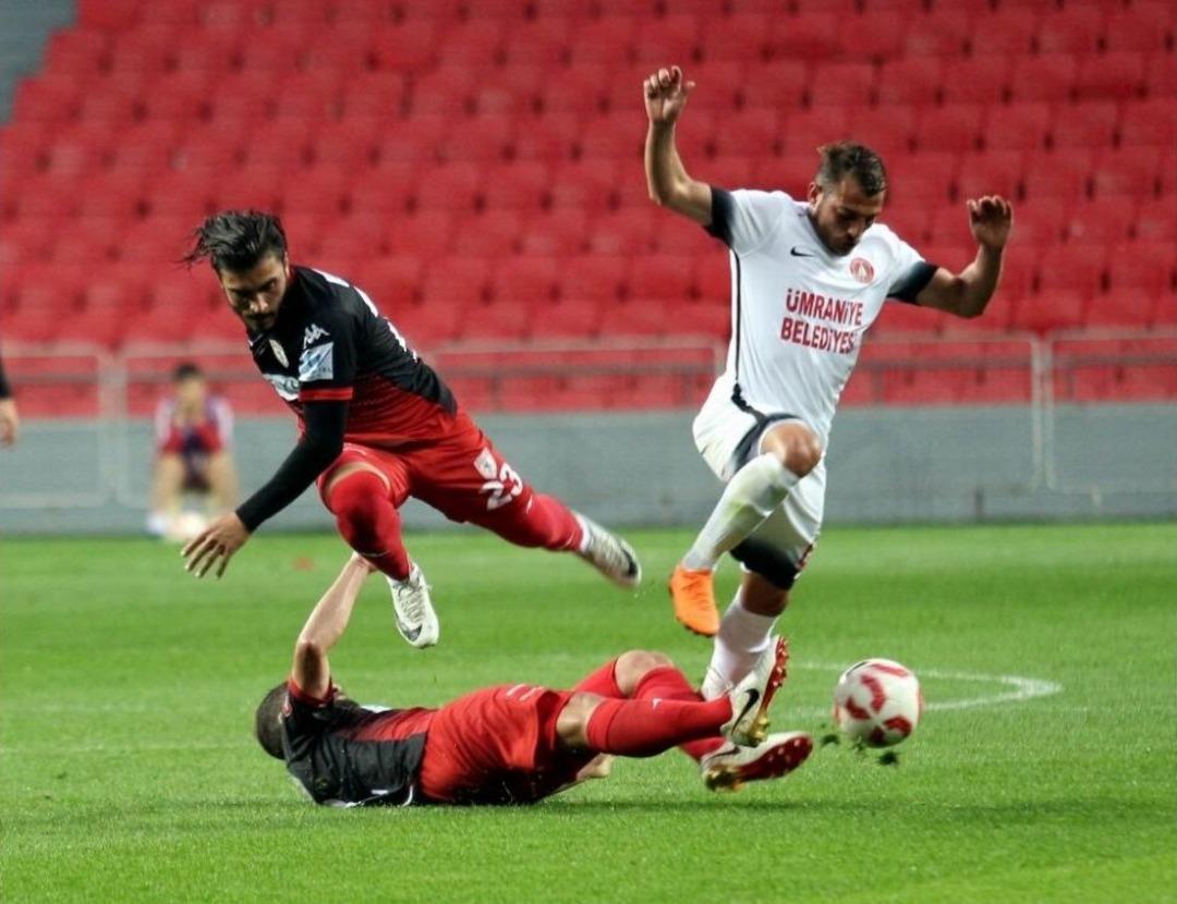Spor Toto 1. Lig: Samsunspor: 3 - &Uuml;mraniyespor: 3