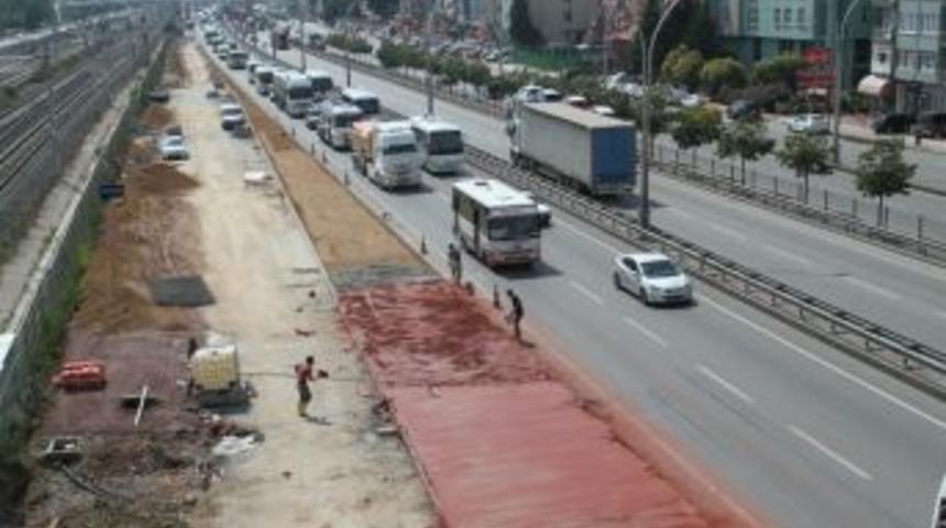 Toplu Taşıma Ara&ccedil;ları İ&ccedil;in İlave Şerit Oluşuyor