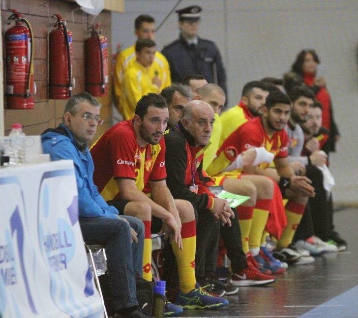 Challenge Cup: Aek: 32 - Göztepe: 23 G1