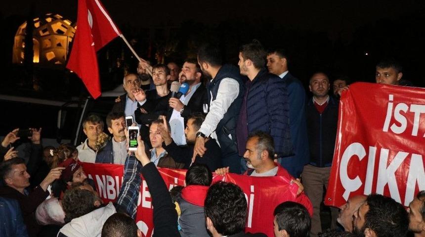 İstanbul&rsquo;da Servis Minib&uuml;s&ccedil;&uuml;lerinden Plaka Tahdid Eylemi