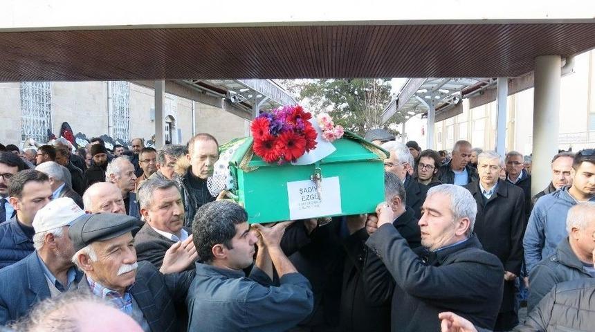 &Uuml;nl&uuml; Sanat&ccedil;ı S&uuml;mer Ezg&uuml;&rsquo;n&uuml;n Acı G&uuml;n&uuml;