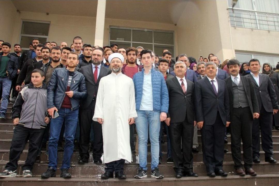 Diyanet İşleri Başkanı Ali Erbaş &Ouml;ğrencilerle Bir Araya Geldi