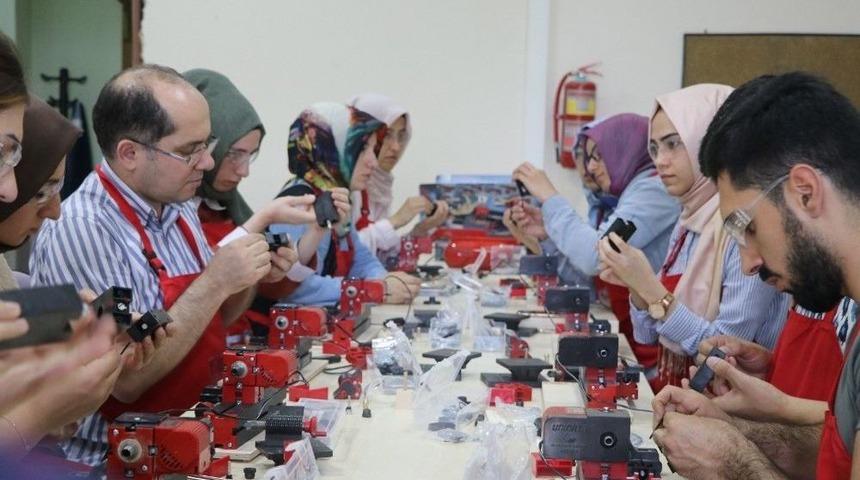Bilgievleri’ndeki Çocuklar Oyuncaklarını Kendileri Tasarlayacak