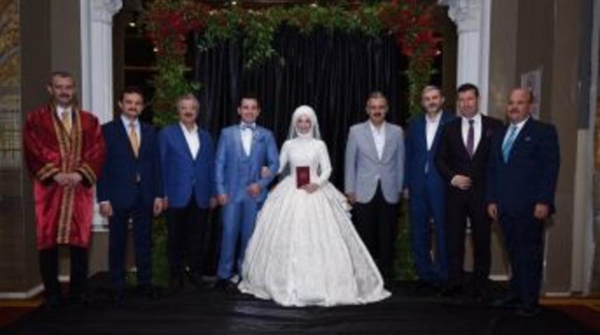 &Uuml;lk&uuml; Ailesinin Mutlu G&uuml;n&uuml;