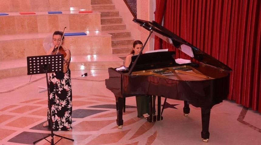 "klasik M&uuml;zik Keman Resitali" Dinleyicilerle Buluştu