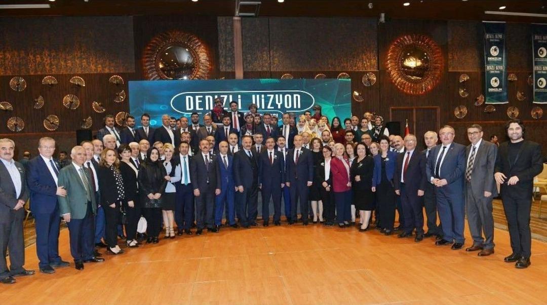 Bakan Zeybekci&rsquo;den Denizli&rsquo;ye Otoyol M&uuml;jdesi