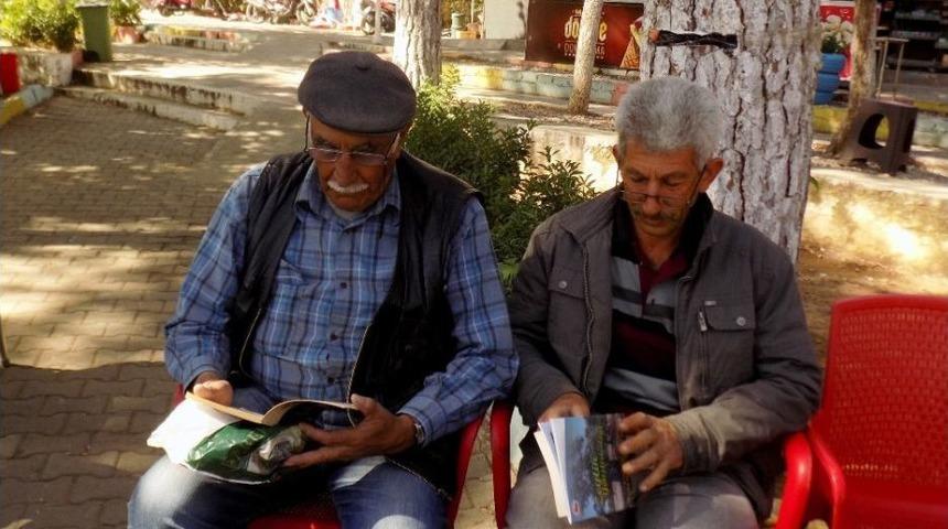 Bu İl&ccedil;ede Her Yerde Kitap Okunuyor