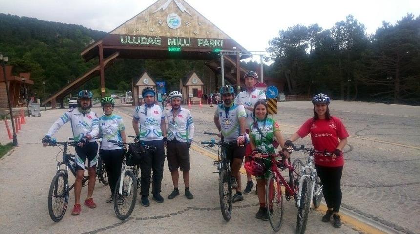 G&ouml;rmeden Uludağ&rsquo;a Pedalladılar