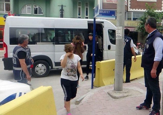 Burdur’daki Masaj Ve Güzellik Salonlarına Eş Zamanlı Fuhuş Baskını: 7 Gözaltı