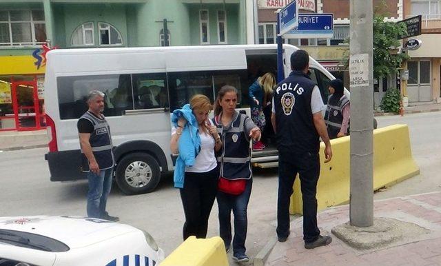 Burdur’daki Masaj Ve Güzellik Salonlarına Eş Zamanlı Fuhuş Baskını: 7 Gözaltı