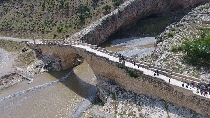 Cendere Köprüsü 1800 Yıldır Zamana Meydan Okuyor G1