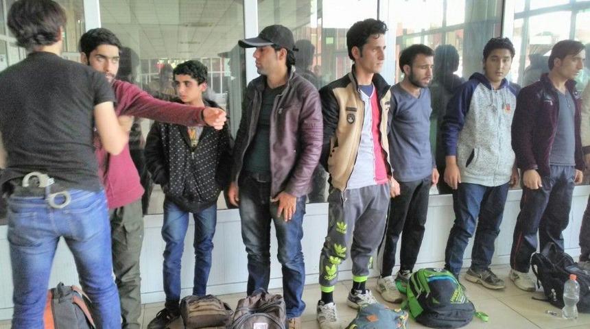 Taliban Zulm&uuml;nden Ka&ccedil;ış Devam Ediyor