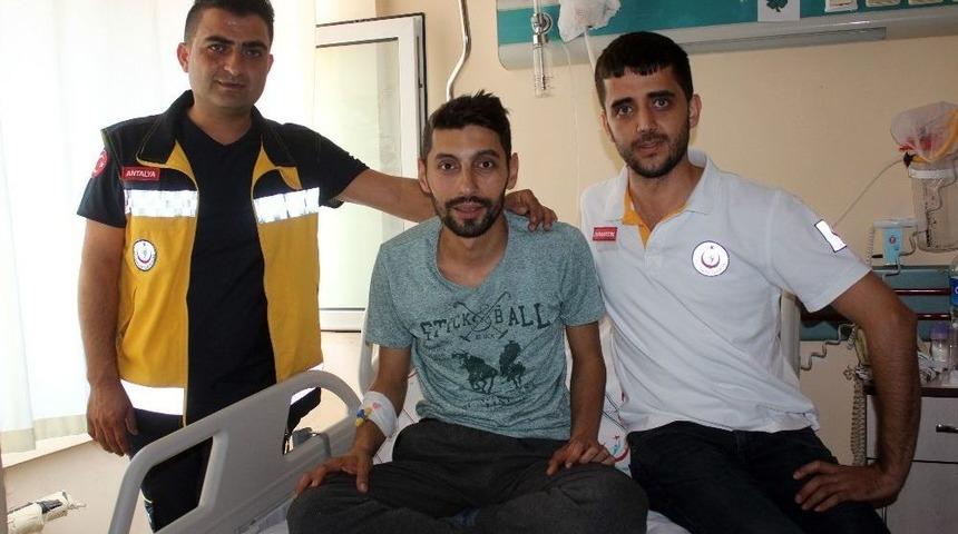 112 Ekibi Hayata Döndürdükleri Genci Ziyaret Etti