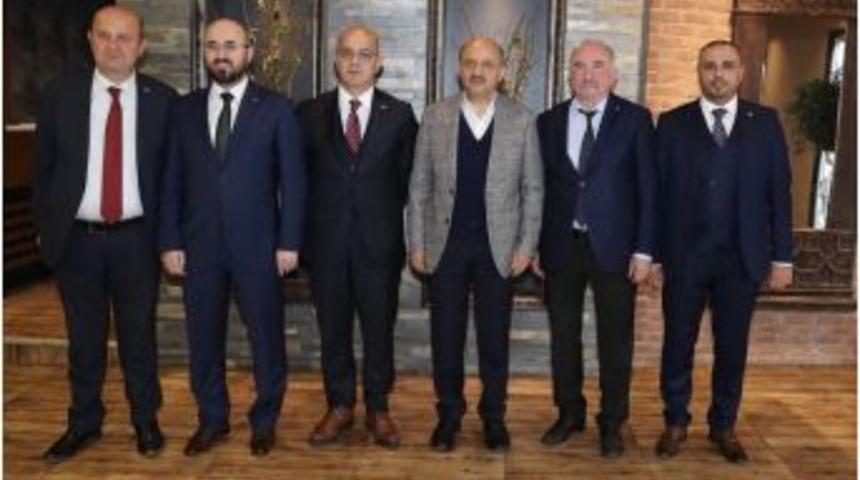 Başbakan Yardımcısı Fikri Işık, Kocaeli&rsquo;de Siyasi Parti İl Başkanları İle Bir Araya Geldi