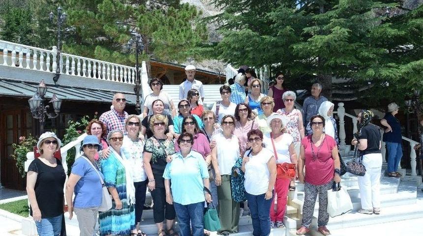 &Ouml;ğrenciler 44 Yıl Sonra Bir Araya Geldi