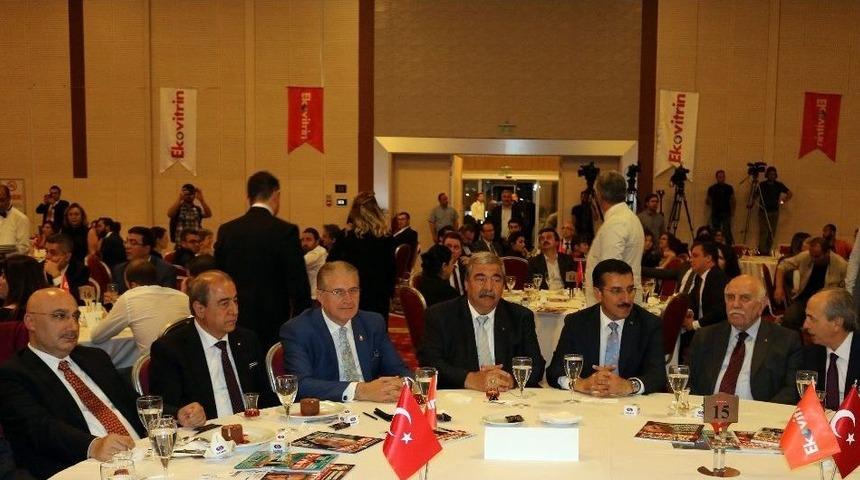 Yılın Vakıf İnsanı &Ouml;d&uuml;l&uuml;