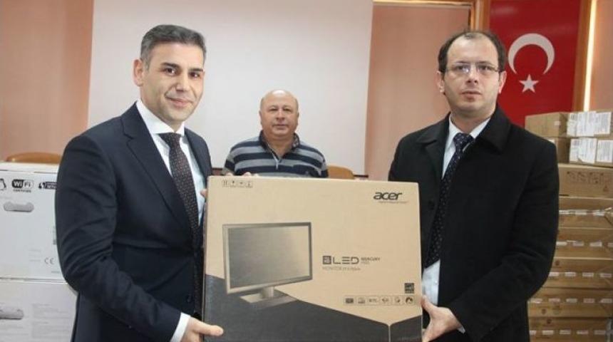 Okullara Bilgisayar Ve Yazıcı Dağıtıldı