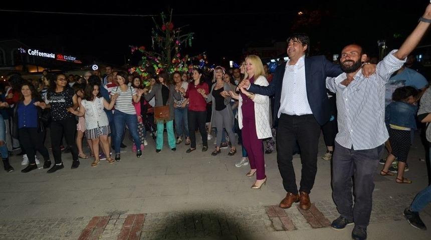 Fo&ccedil;a&rsquo;da Hıdırellez Coşkusu