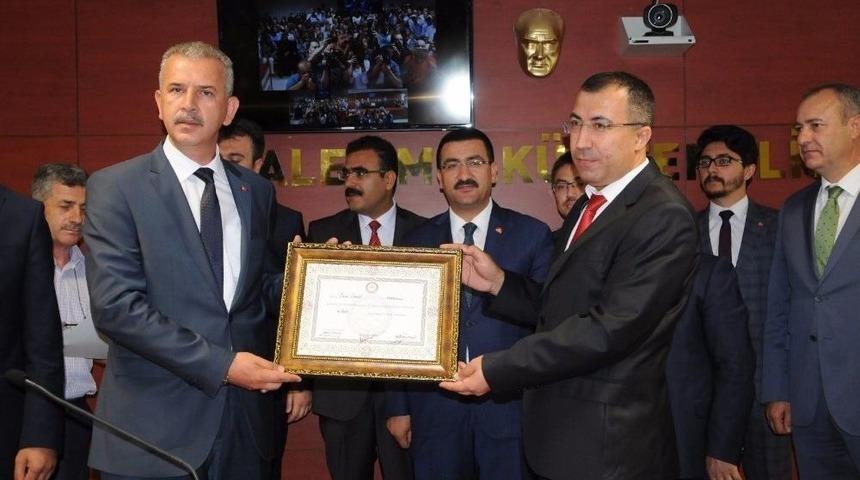 Ak Partili Milletvekilleri Mazbatalarını Aldı