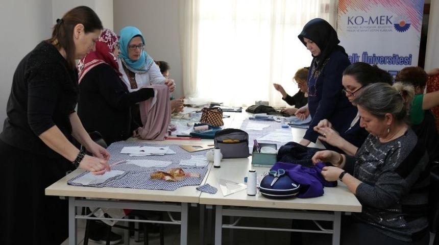 Ko-mek, İhtiya&ccedil; Sahiplerinin Yanında