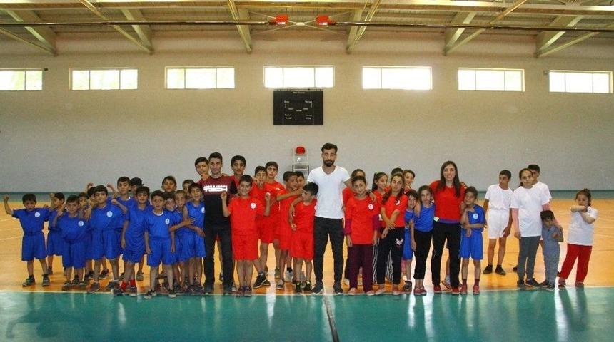 Hizan&rsquo;da Yaz Spor Okulları A&ccedil;ıldı