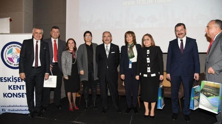 Tkkb&rsquo;de Bayrak Değişimi