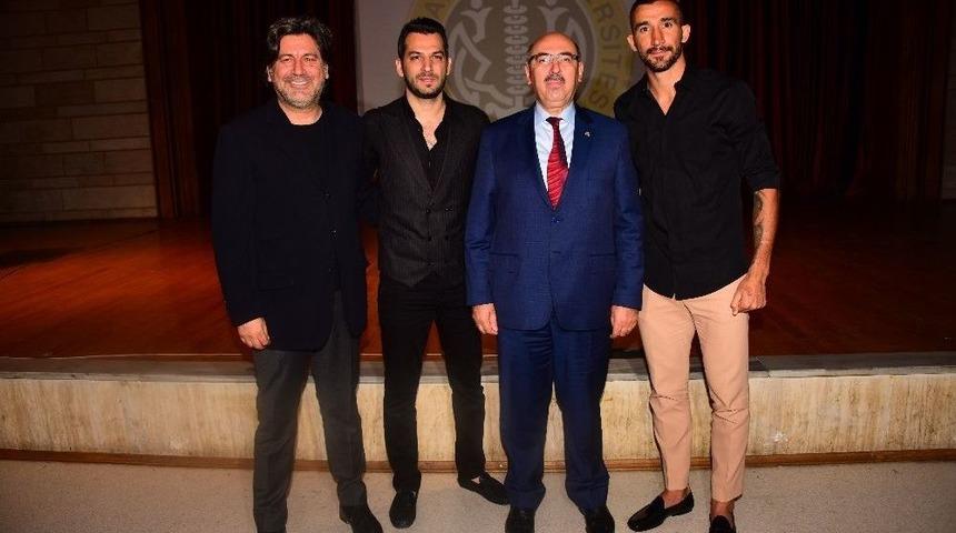 &Ouml;ğrencilerden Mehmet Topal&rsquo;a &Ouml;d&uuml;l