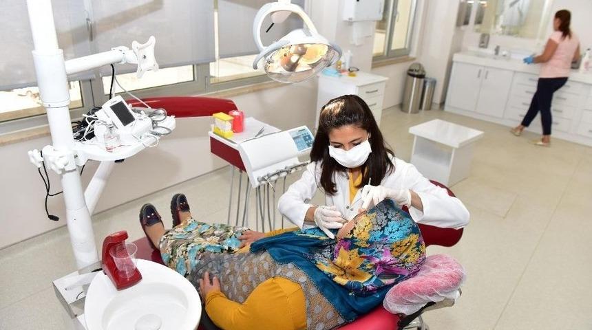 Kepez, &lsquo;anneler G&uuml;n&uuml;&rsquo;nde Şehit Annelerini Unutmadı