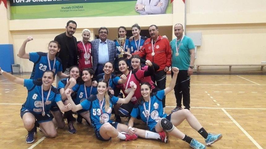 Muratpaşa&rsquo;nın Gen&ccedil;leri Namağlup Şampiyon