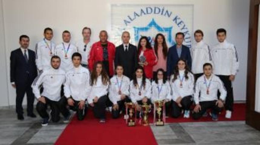 T&uuml;rkiye Şampiyonasında Alk&uuml;&rsquo;ye 3 Kupa