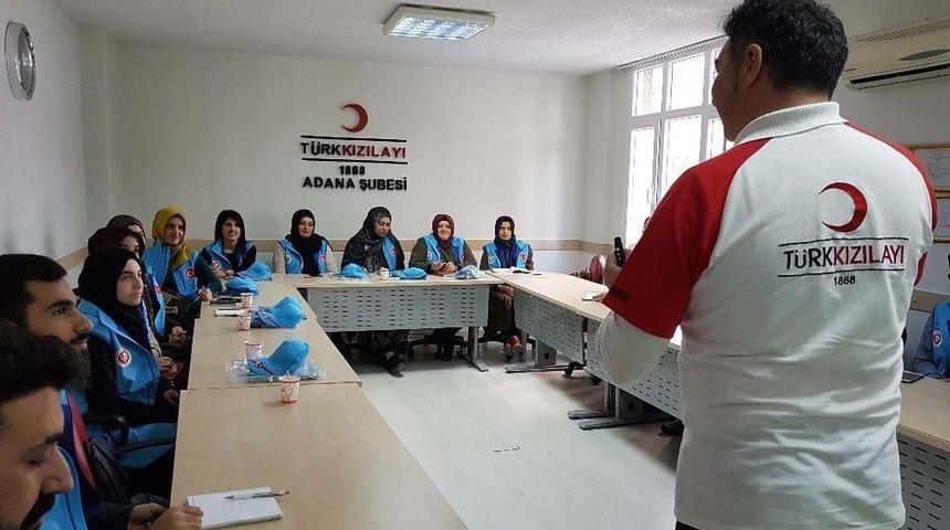 Diyanet Vakfı G&ouml;n&uuml;ll&uuml;lerine "acil Durum" Eğitimi