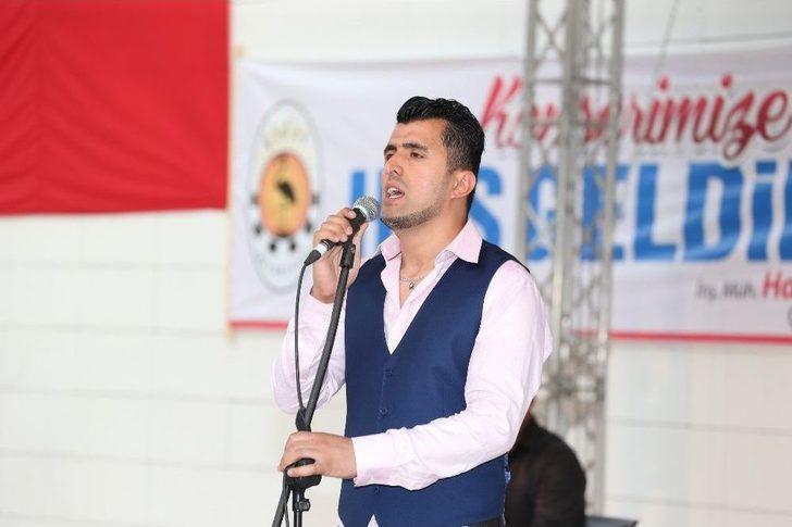 Erdal Erzincan, Türküleriyle Gönüllerde Taht Kurdu G1