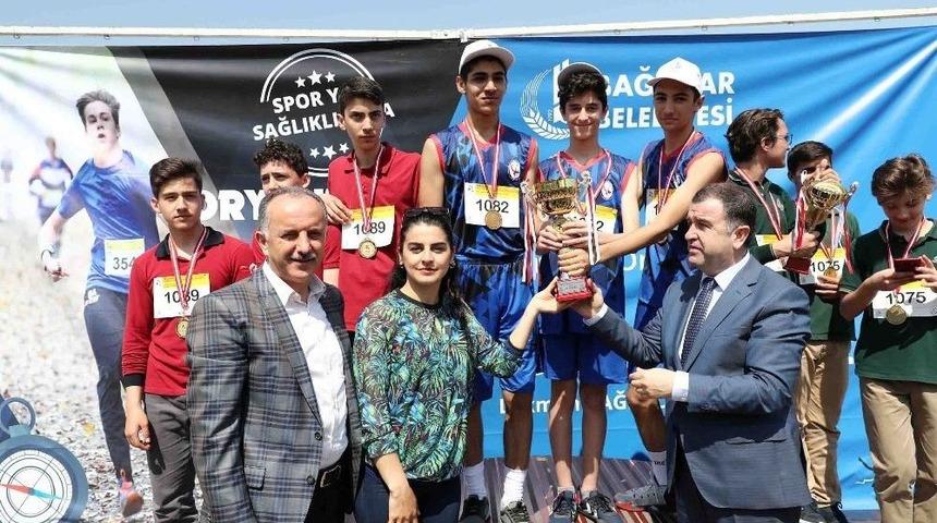 Bağcılarlı Lise &Ouml;ğrencileri Oryantiring Yarışması&rsquo;nda M&uuml;cadele Etti