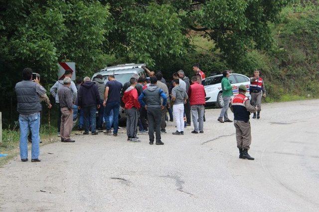 Düzce’de İki Araç Kafa Kafaya Çarpıştı: 9 Yaralı