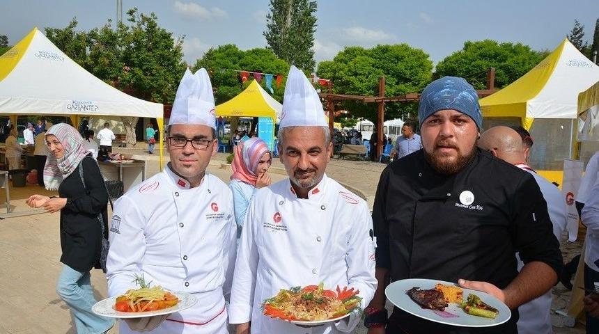 Gaziantep&rsquo;te Y&ouml;resel Yemekler Yarıştı