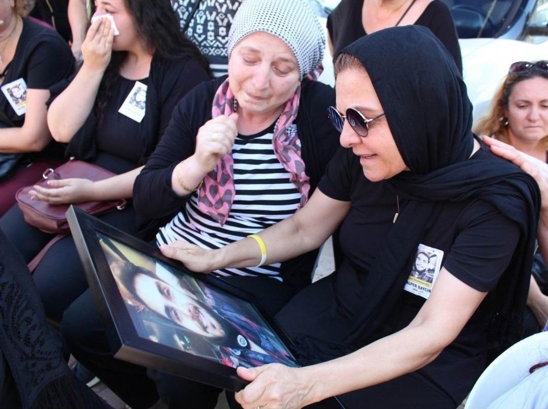 Dominik&rsquo;te &Ouml;ld&uuml;rd&uuml;len Kameramanın Annesinin Feryatları Y&uuml;rek Burktu