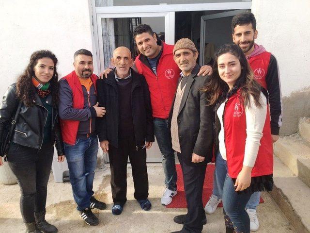 Erganili Gen&ccedil;lerden Bakım Evine Ziyaret 1
