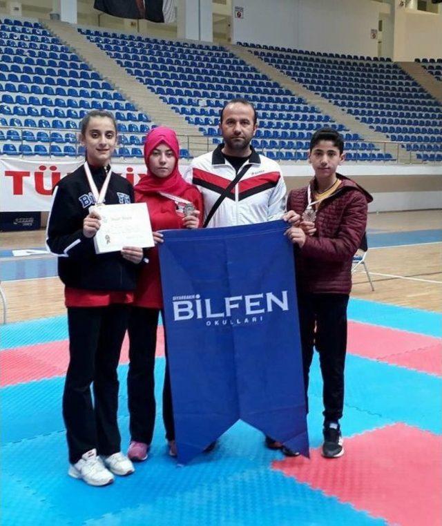 Diyarbakır Bilfen-bilnet Okulları Karatede Rakip Tanımıyor