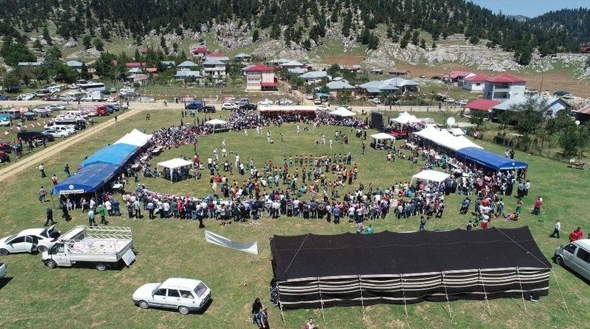 G&ouml;ller Yaylasın &rsquo;da G&uuml;reş Ş&ouml;leni